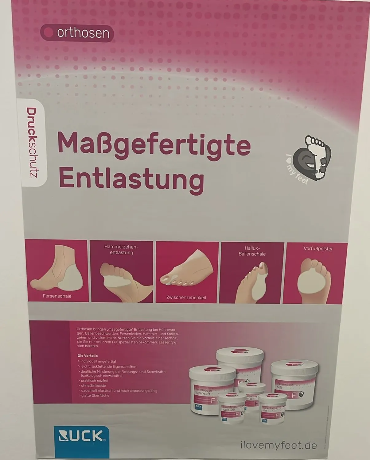 Praxis für Podologie Ramona Herczeg - Medizinische Fußbehandlung -  Anwendung von Druckschutz